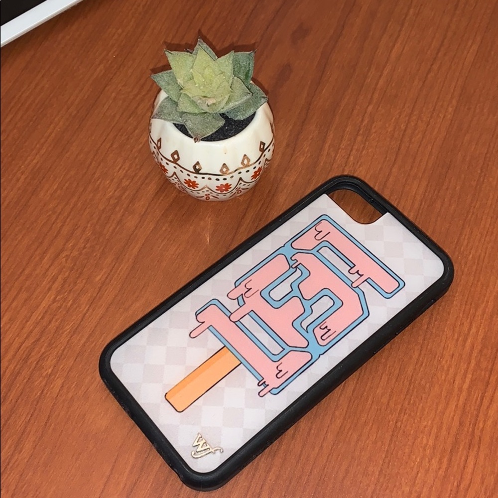 LF wildflower iPhone 6/7/8 drip case NEVER USED